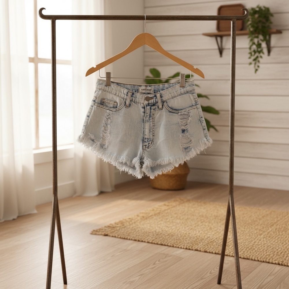 $4 with bundle purchase - Women’s Vibrant Miu Denim Jean Shorts - Size: M